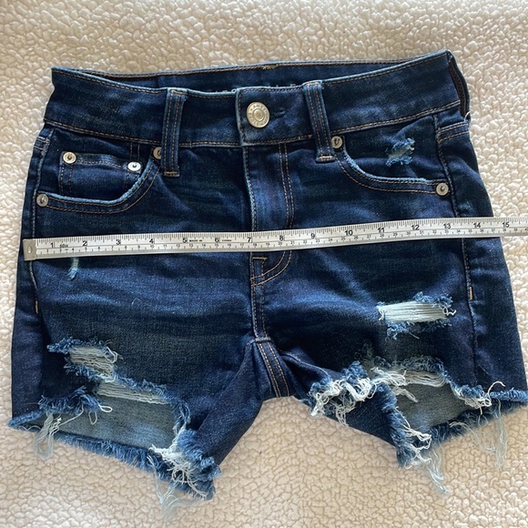 American Eagle Women’s Shorts Stretch Distressed Blue. A - Picture 8 of 9